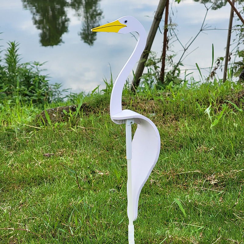 Spinning Bird Ornament with Swivel Hook and Stainless Steel Construction for Gardens