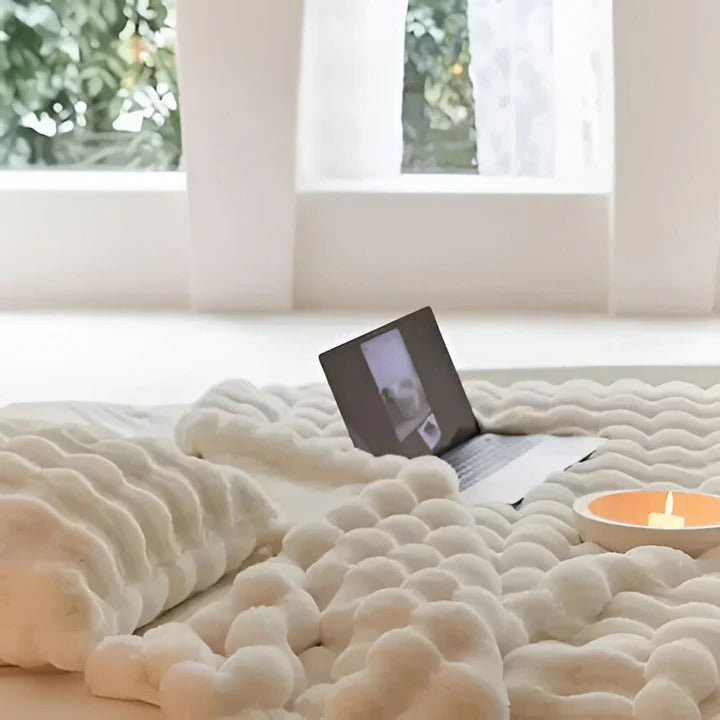 Plush Sofa Blanket with Machine Washable Fabric