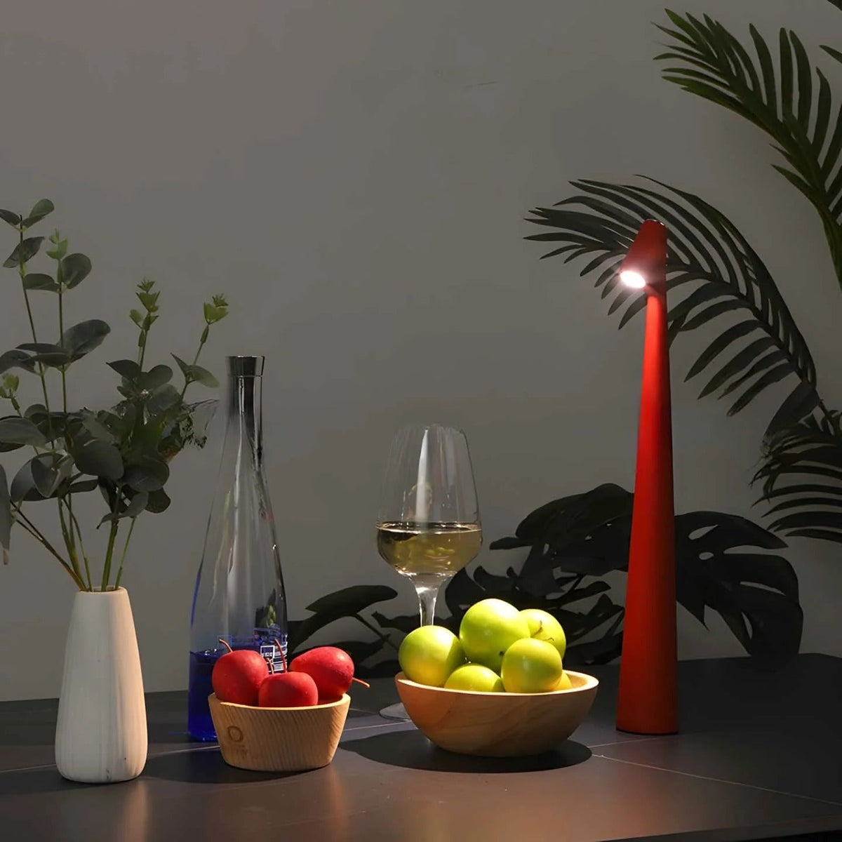 Cordless Aluminum Desk Lamp with 3-Level Dimming and USB Charging
