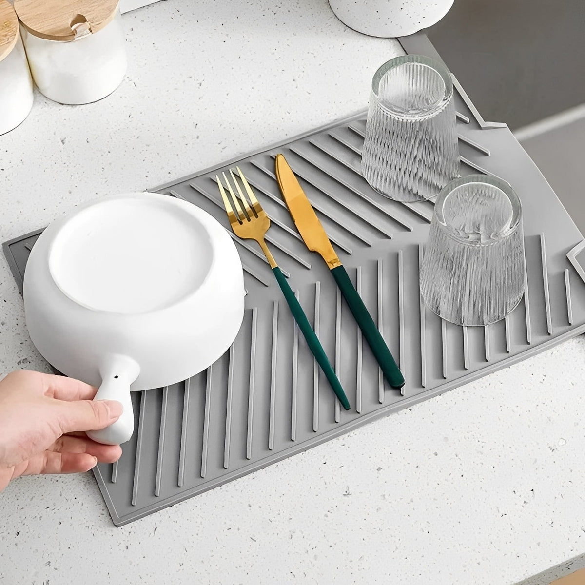 Non Slip Silicone Drying Mat with Drip Tray Design for Dishes