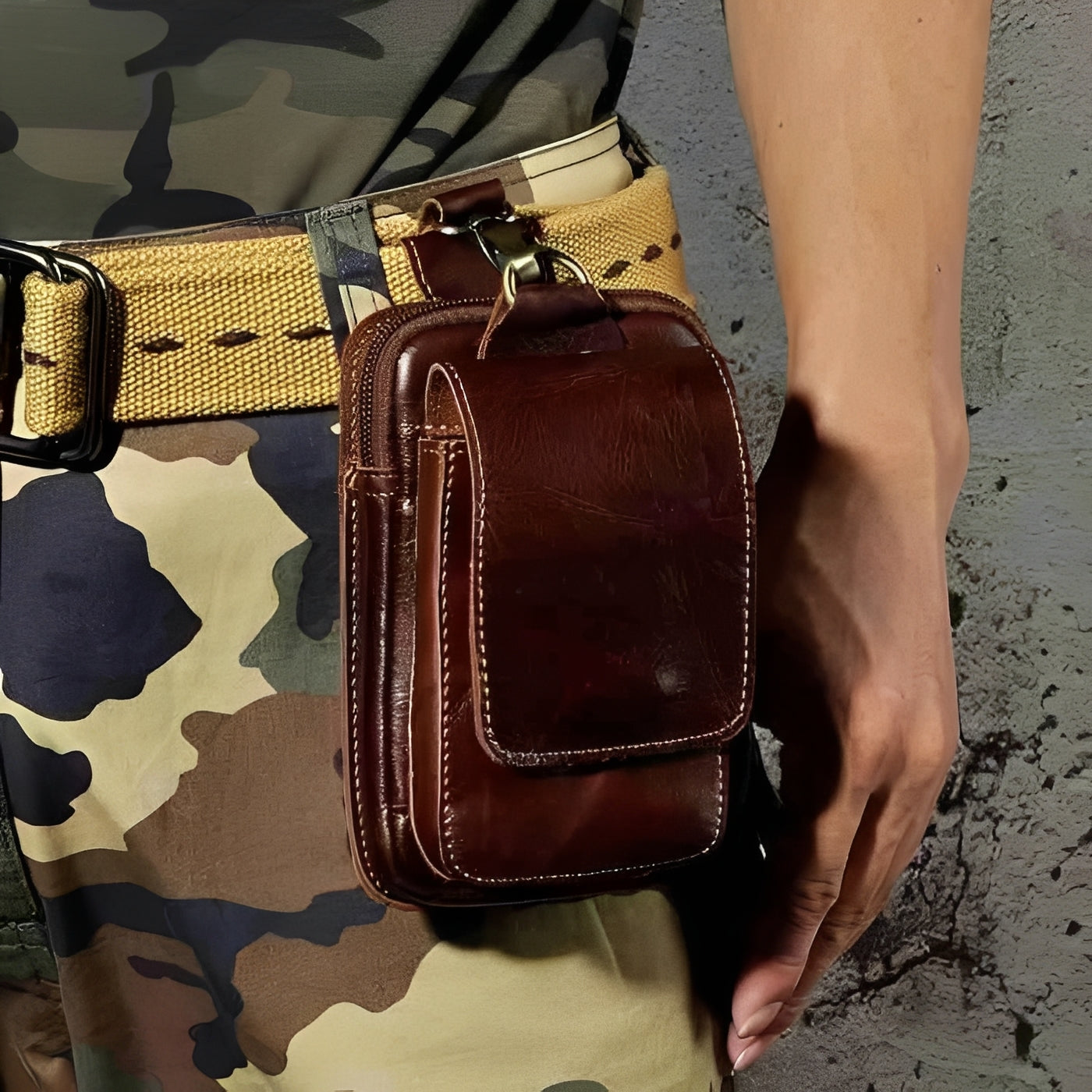 Adjustable Belt Bag with Multiple Compartments